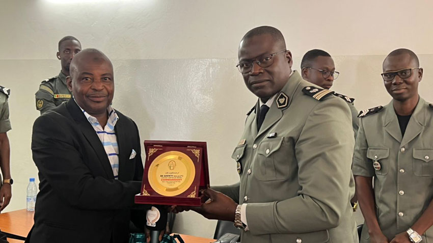 Suite de la visite d&rsquo;études de la mission nigériane : Les membres de la délégation à l&rsquo;École des Douanes