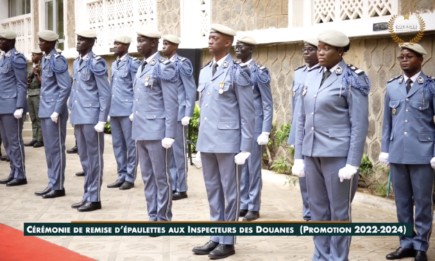 Remise d&rsquo;épaulettes aux Inspecteurs des Douanes (Promotion 2022-2024)