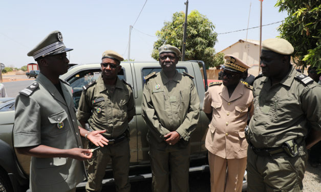 VISIT OF THE DGD TO THE GOULOUMBOU UNIT: A brand-new pick-up and congratulations to the men