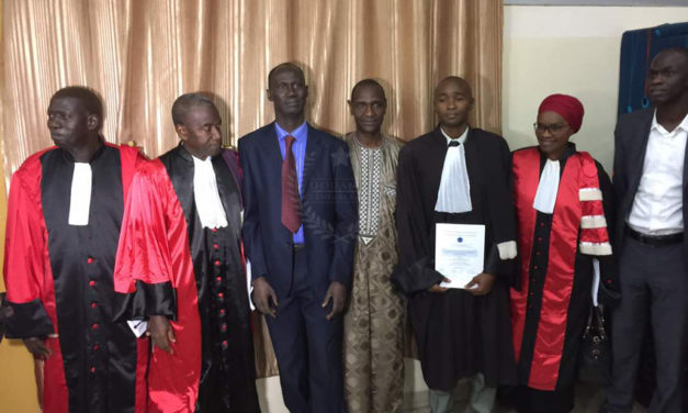 L&rsquo;agent des Douanes Moussa SIGUINÉ élevé au grade de Docteur en chirurgie dentaire