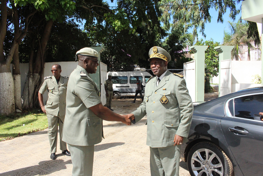 Visite du DG des Douanes M.Oumar Diallo à l&rsquo;école des Douanes