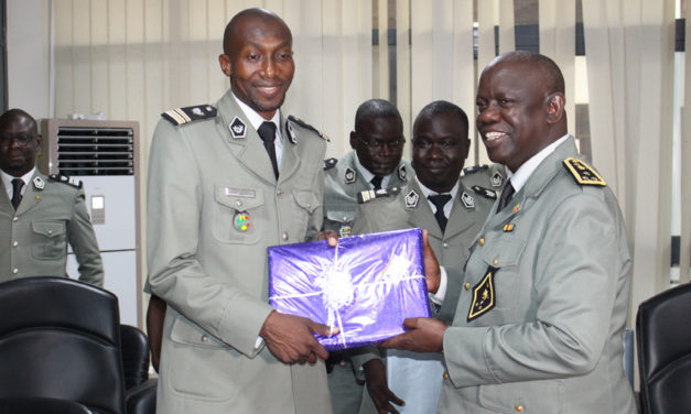 Cérémonie en l&rsquo;honneur de l&rsquo;Inspecteur Principal des Douanes et arbitre international Malang Diedhiou