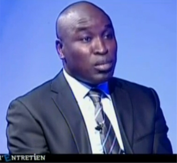 Alioune Dione (Docteur en Droit) sur La douane à l&rsquo;ère du numérique dans L&rsquo;entretien de 2STV